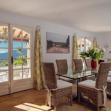 La Croix-valmer Sleeps 7 Pool Wifi