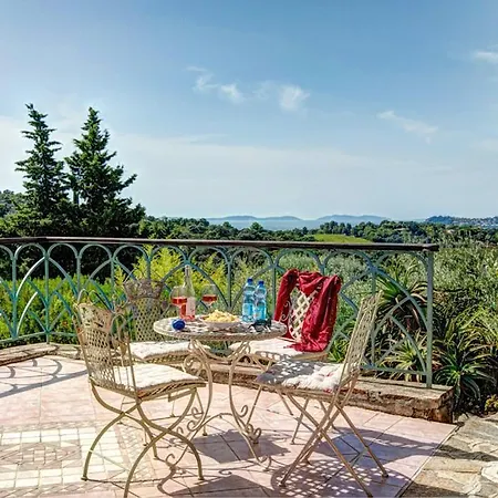 La Croix-valmer Sleeps 7 Pool Wifi *