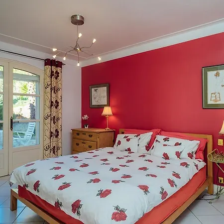 Villa La Croix-valmer Sleeps 7 Pool Wifi