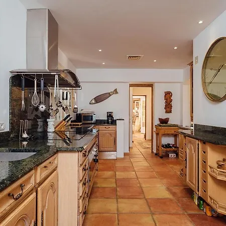 La Croix-valmer Sleeps 7 Pool Wifi *