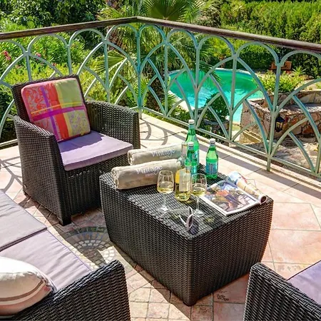 La Croix-valmer Sleeps 7 Pool Wifi Villa *