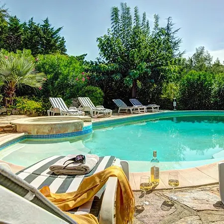 La Croix-valmer Sleeps 7 Pool Wifi Villa *